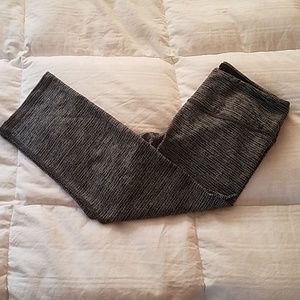 Lucy, capri length, tights